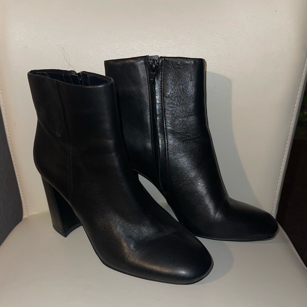 Gianni Bini leather boots